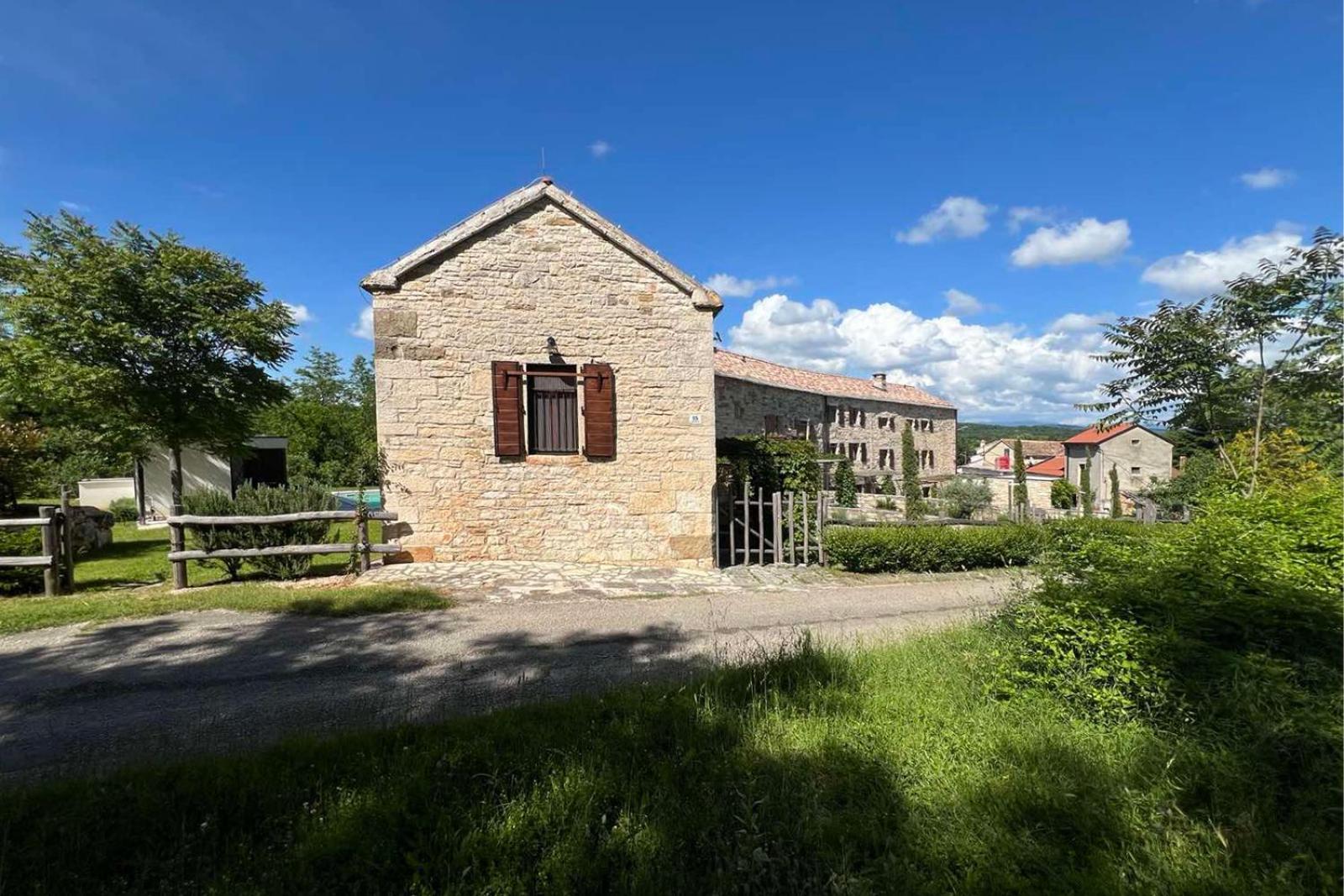 Villas Martincici With Large Pool Grožnjan Zewnętrze zdjęcie