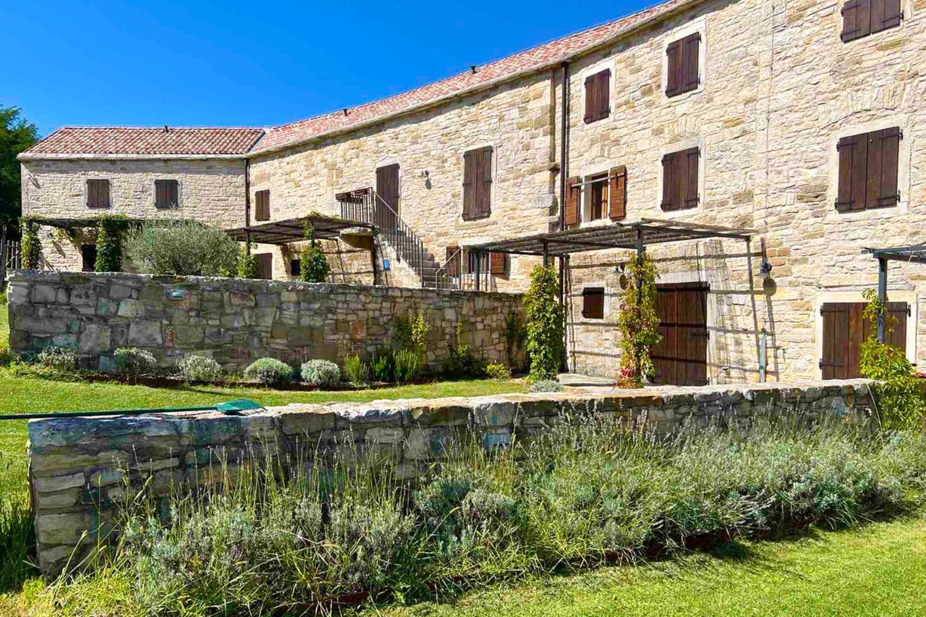 Villas Martincici With Large Pool Grožnjan Zewnętrze zdjęcie