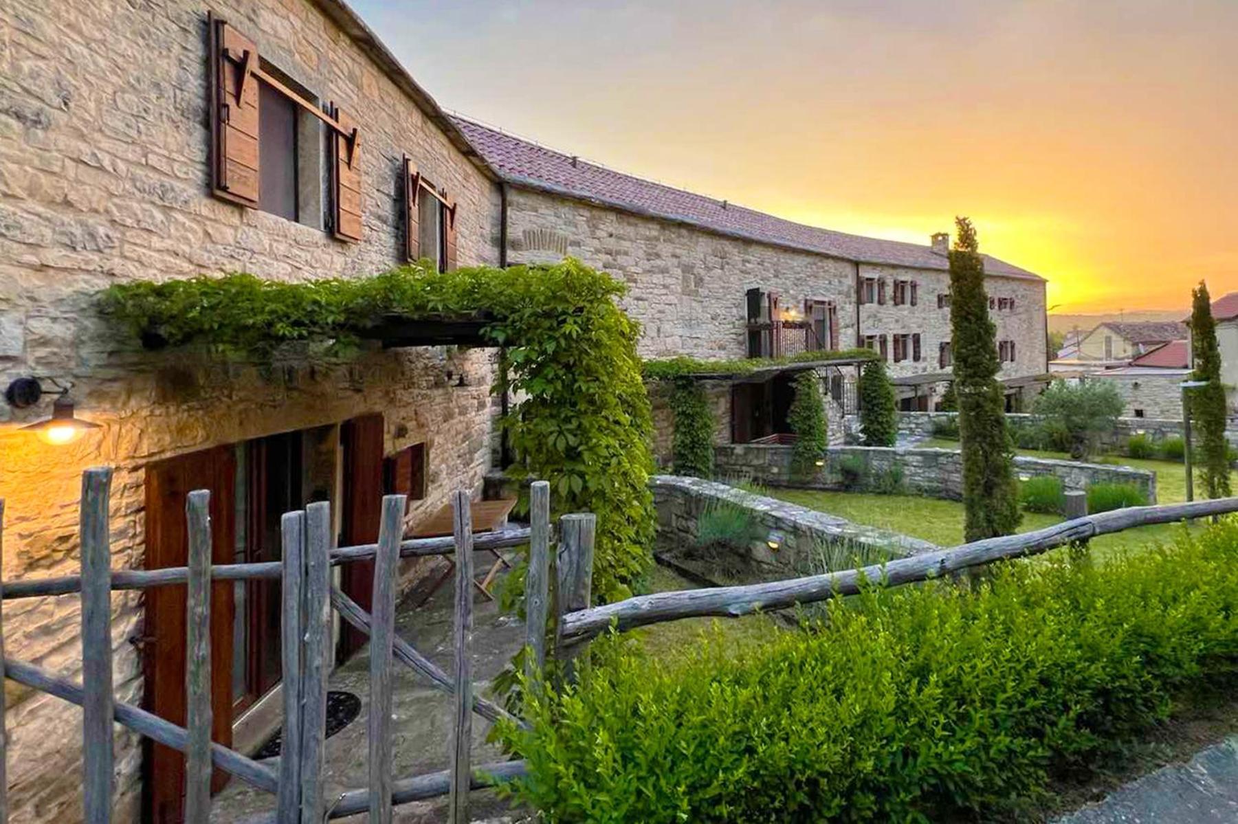 Villas Martincici With Large Pool Grožnjan Zewnętrze zdjęcie
