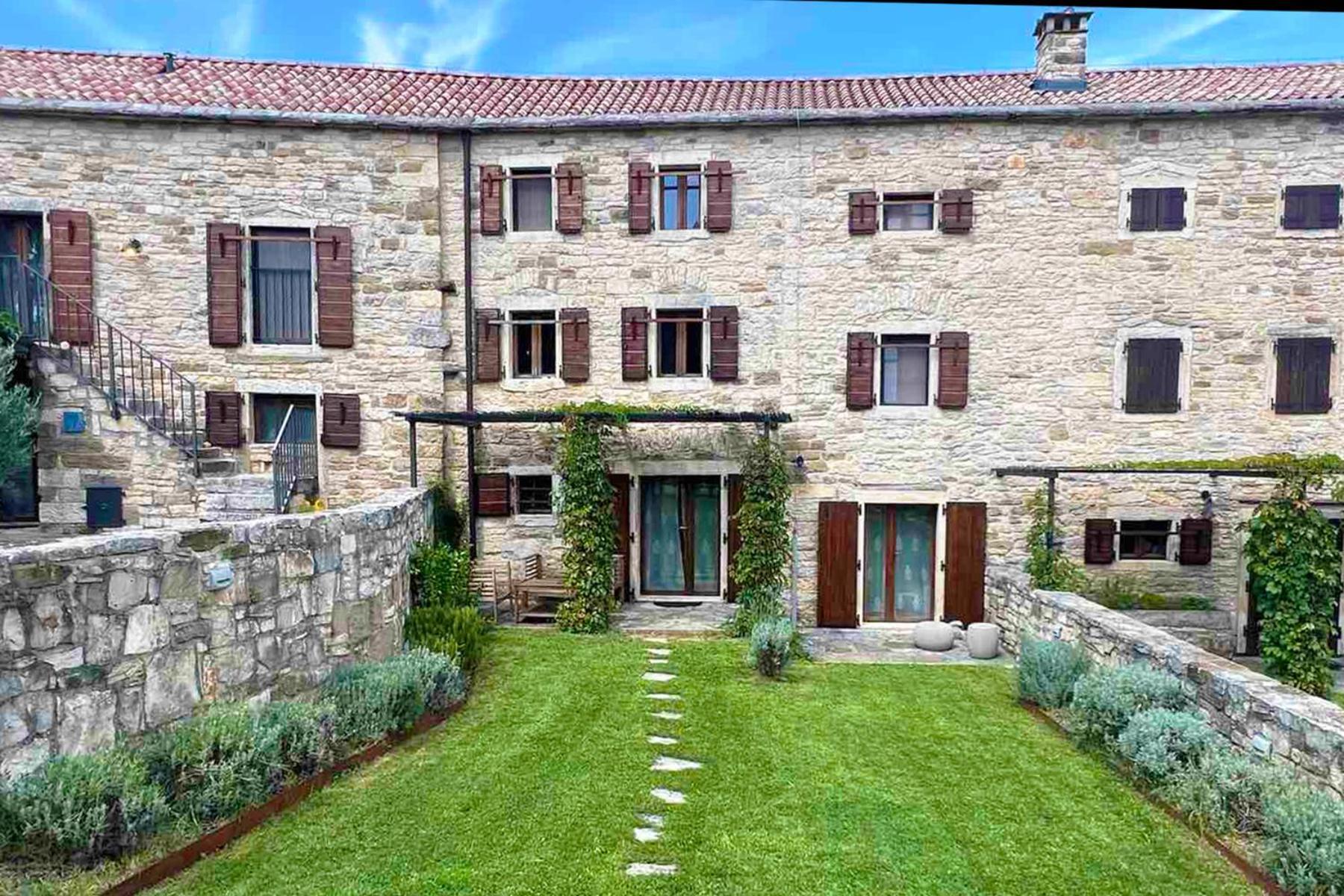 Villas Martincici With Large Pool Grožnjan Zewnętrze zdjęcie
