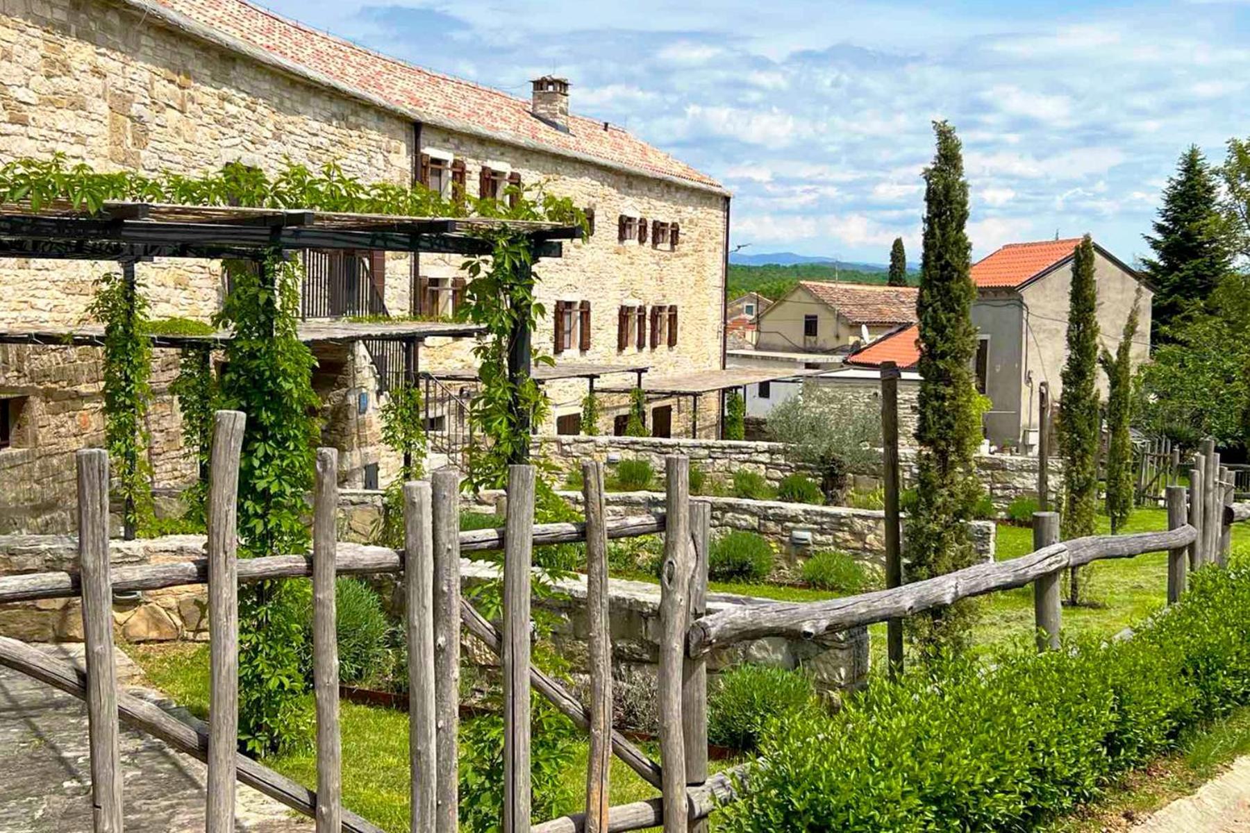Villas Martincici With Large Pool Grožnjan Zewnętrze zdjęcie