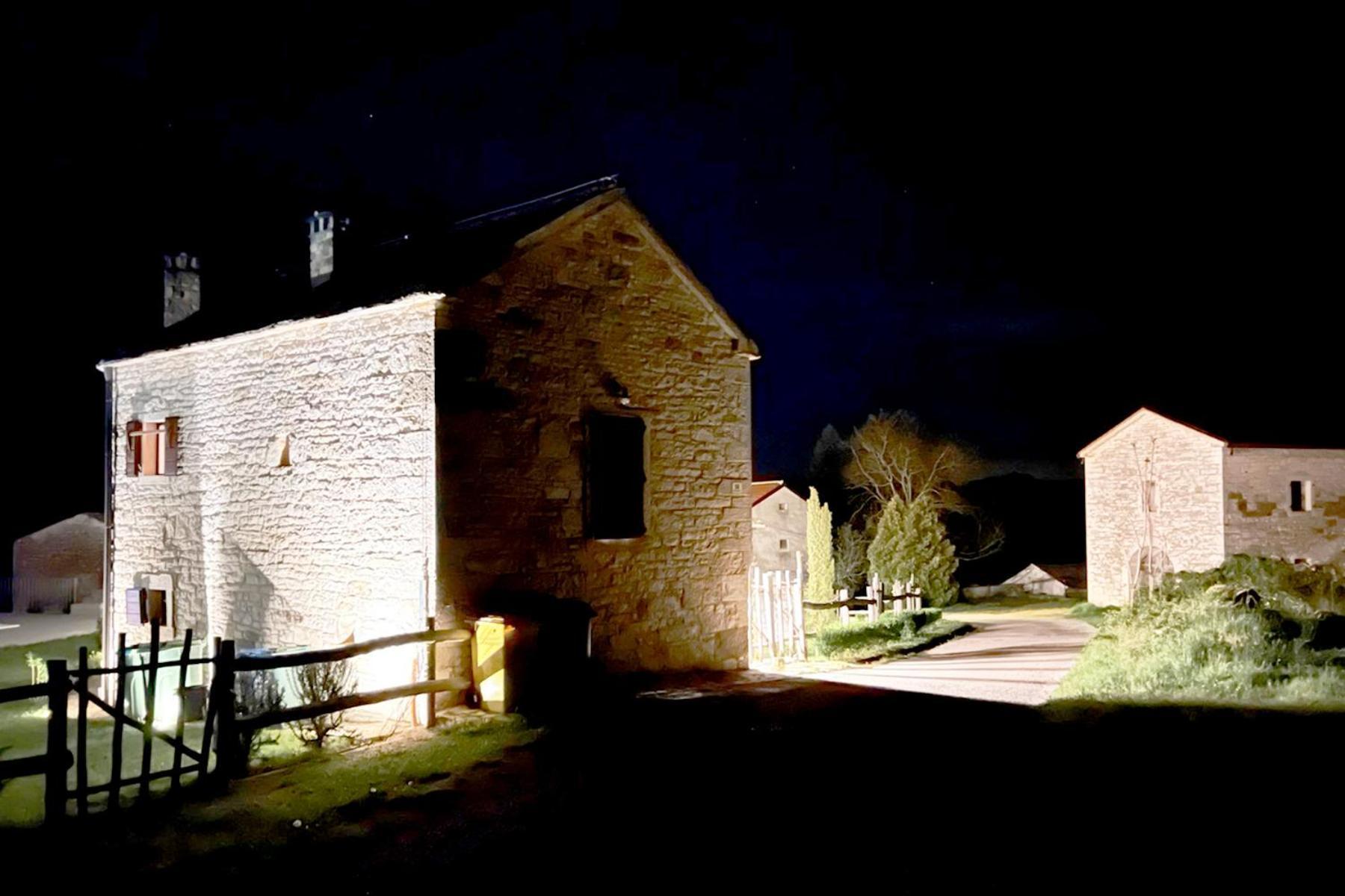 Villas Martincici With Large Pool Grožnjan Zewnętrze zdjęcie